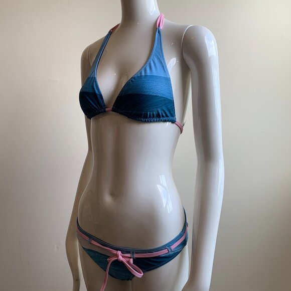 Aaron Chang blue reversible wave halter bikini - Picture 6 of 10
